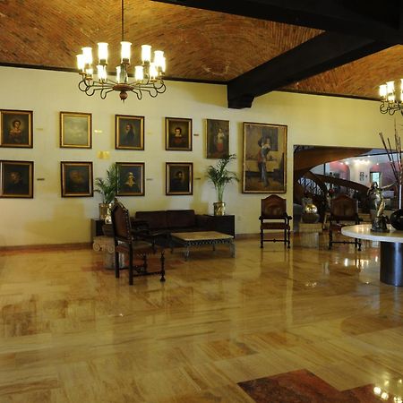 Real De Minas Poliforum Leon Bagian luar foto