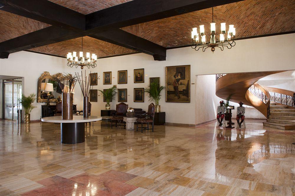 Real De Minas Poliforum Leon Bagian luar foto